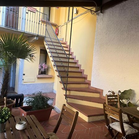 Bilocale Dafne Abbadesse Guest House Milano Esterno foto