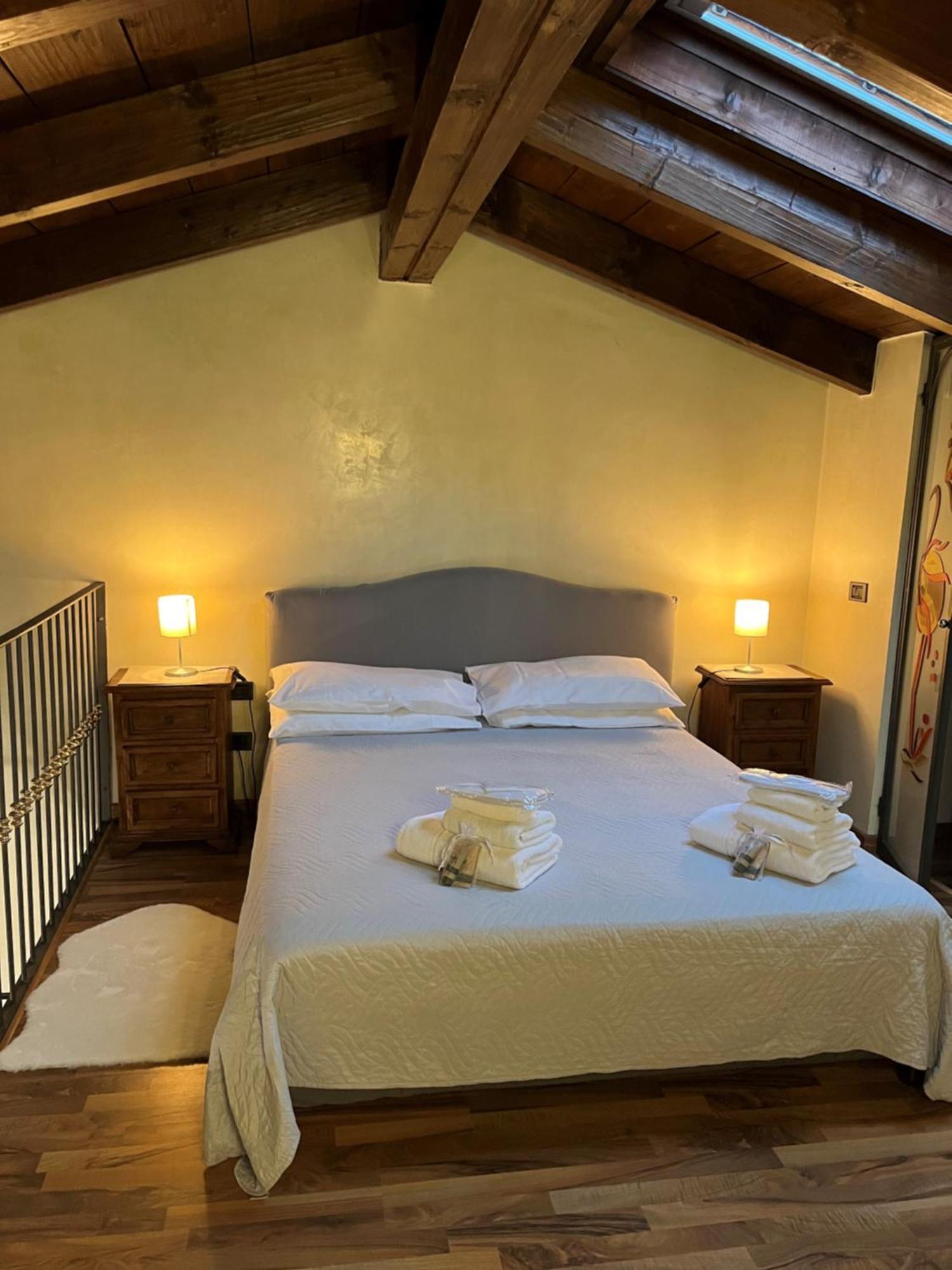 Bilocale Dafne Abbadesse Guest House Milano Esterno foto