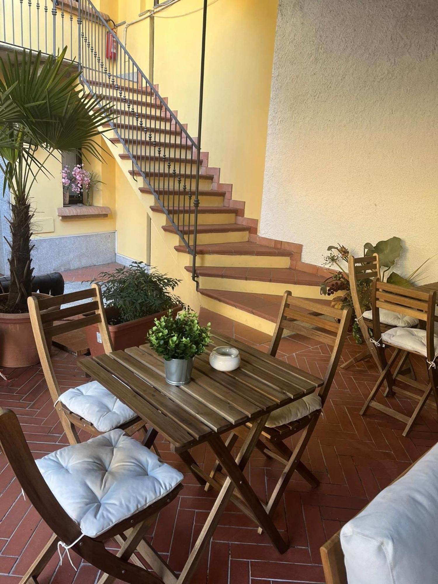 Bilocale Dafne Abbadesse Guest House Milano Esterno foto